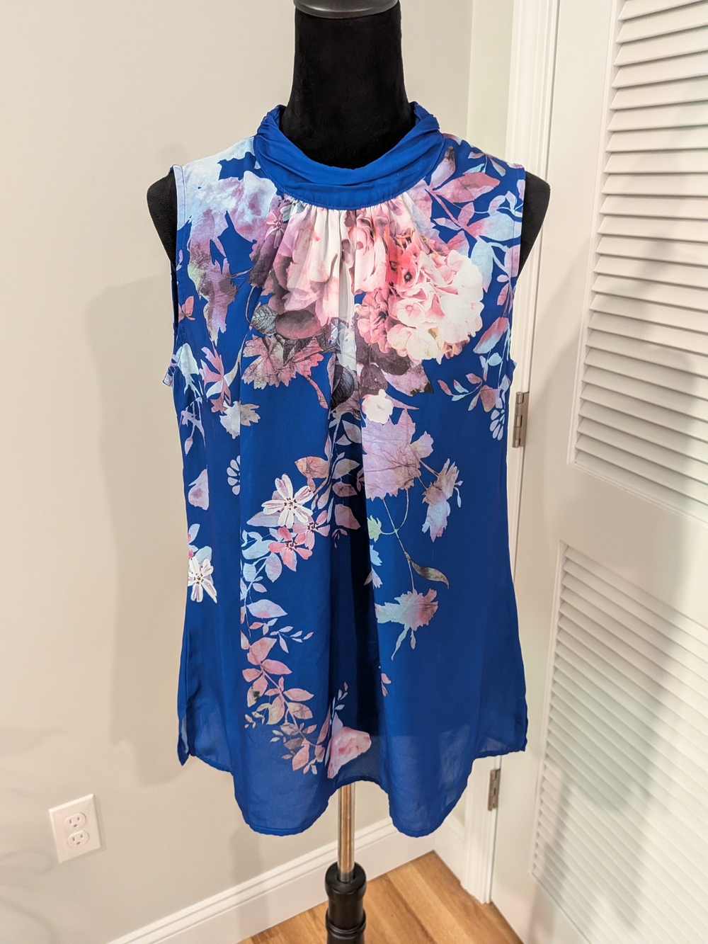 NY Company Sleeveless Blue Floral Mock-Neck Top Size L